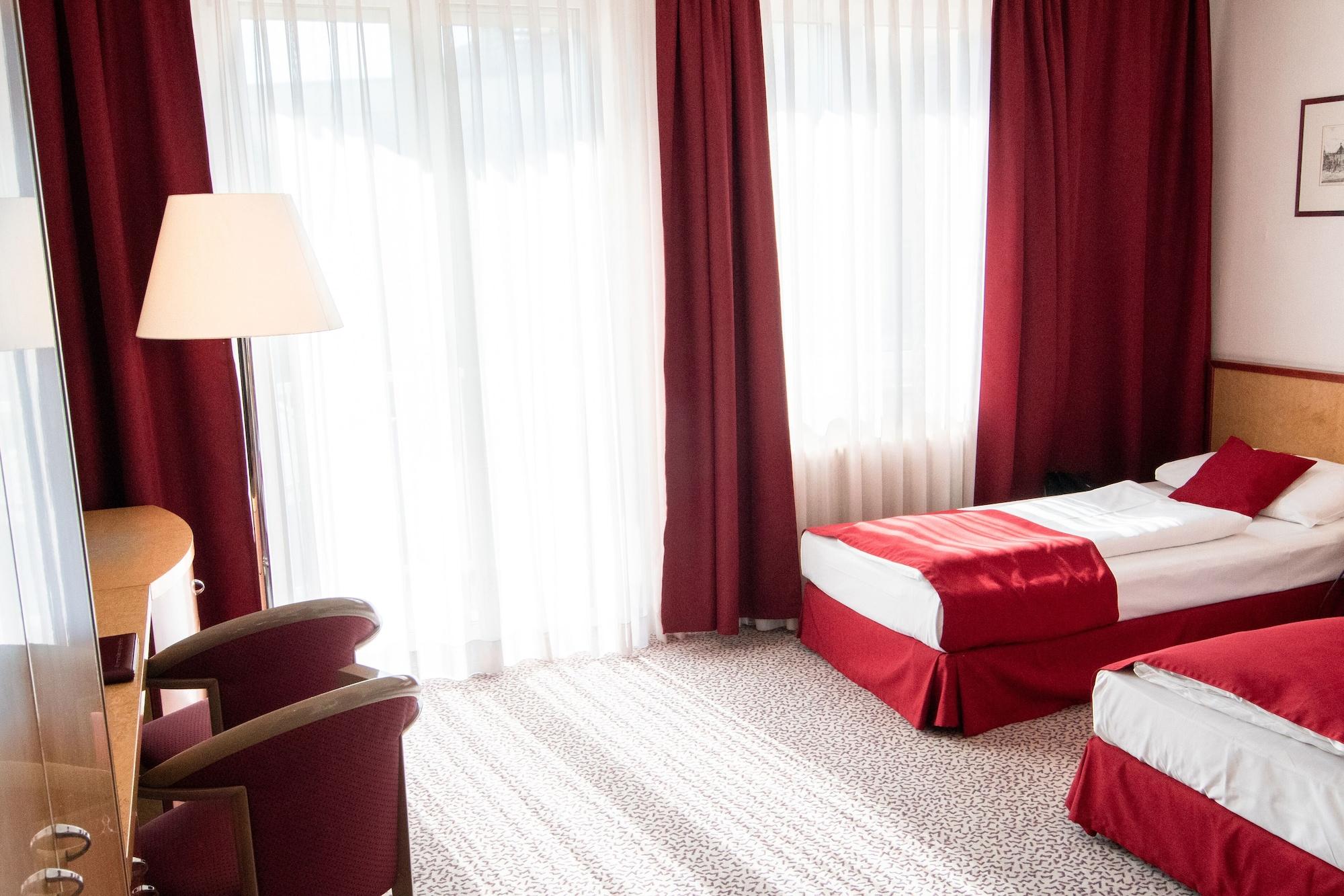 Leomar Hotel Ulm Exterior photo