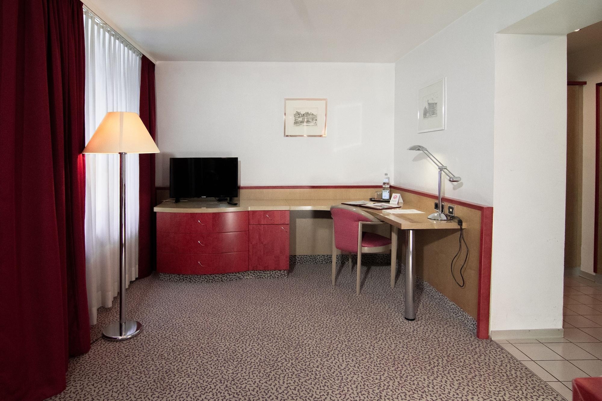 Leomar Hotel Ulm Exterior photo