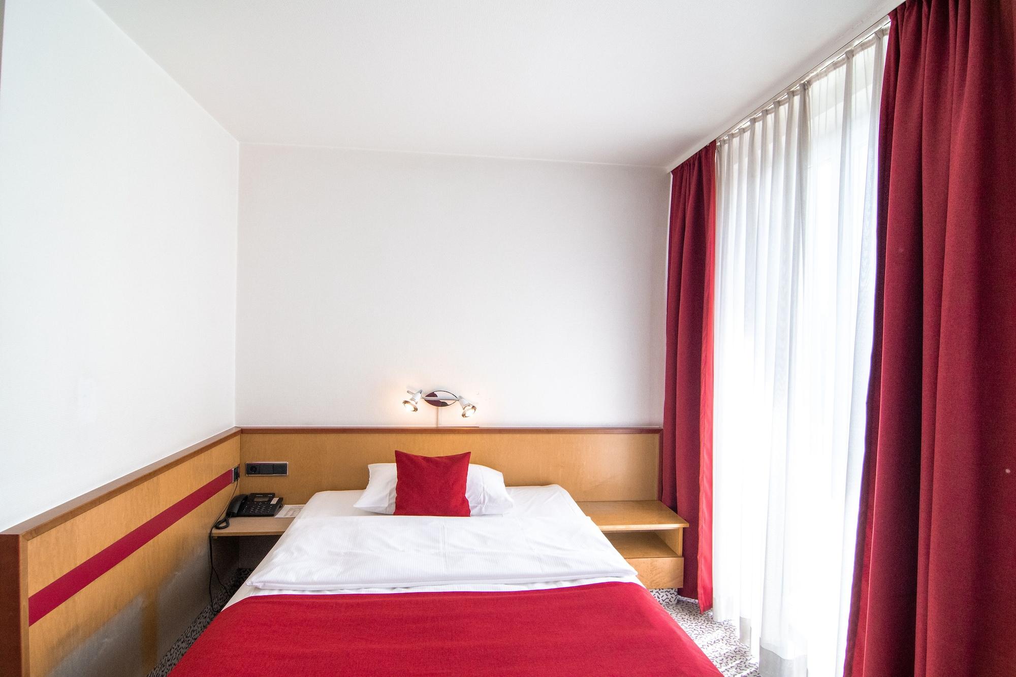 Leomar Hotel Ulm Exterior photo