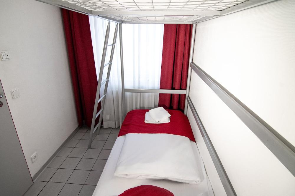 Leomar Hotel Ulm Exterior photo