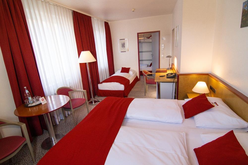 Leomar Hotel Ulm Exterior photo