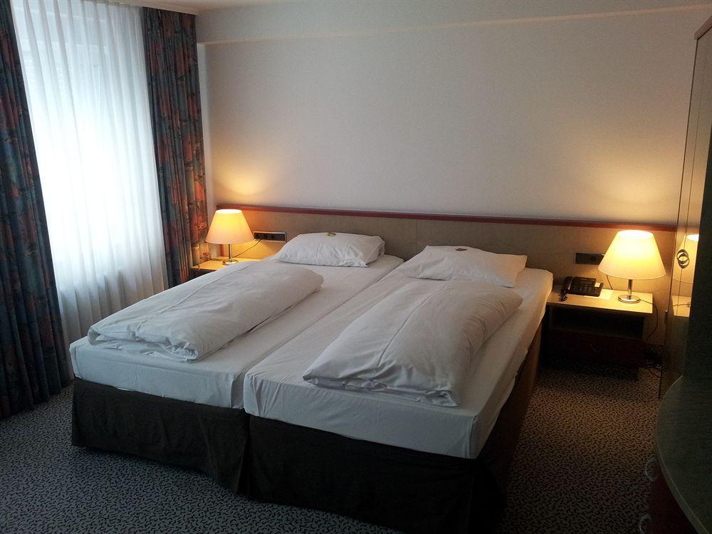 Leomar Hotel Ulm Exterior photo
