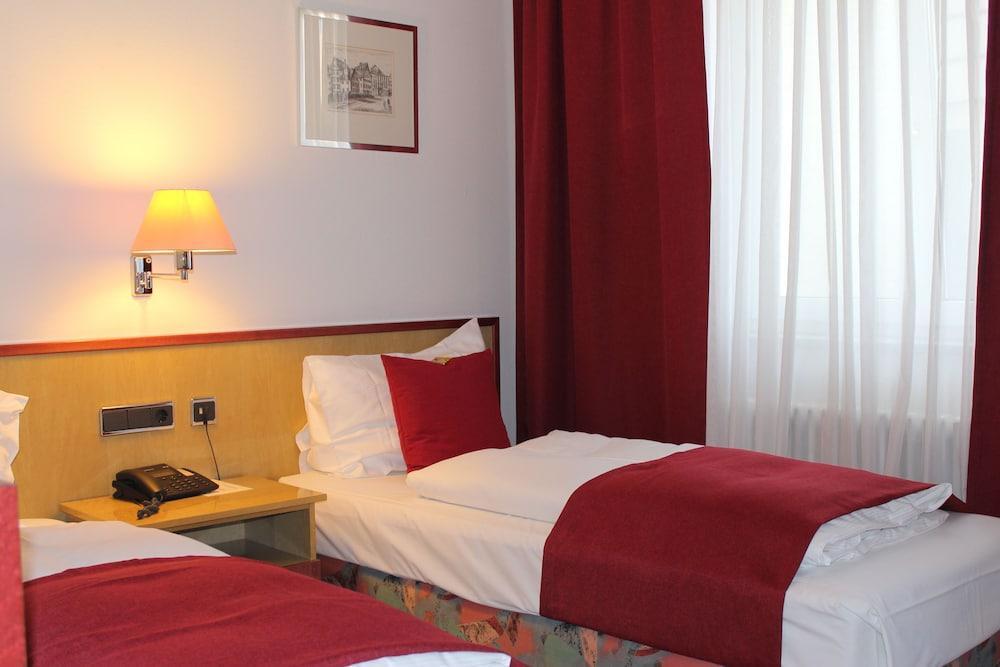 Leomar Hotel Ulm Exterior photo